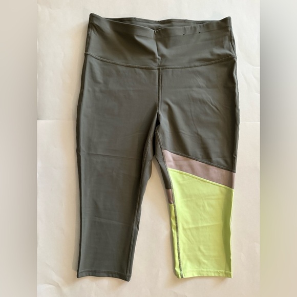 Xersion Women’s Olive Green and Yellow High Waist Capri Leggings Size XL NWOT - Picture 1 of 4